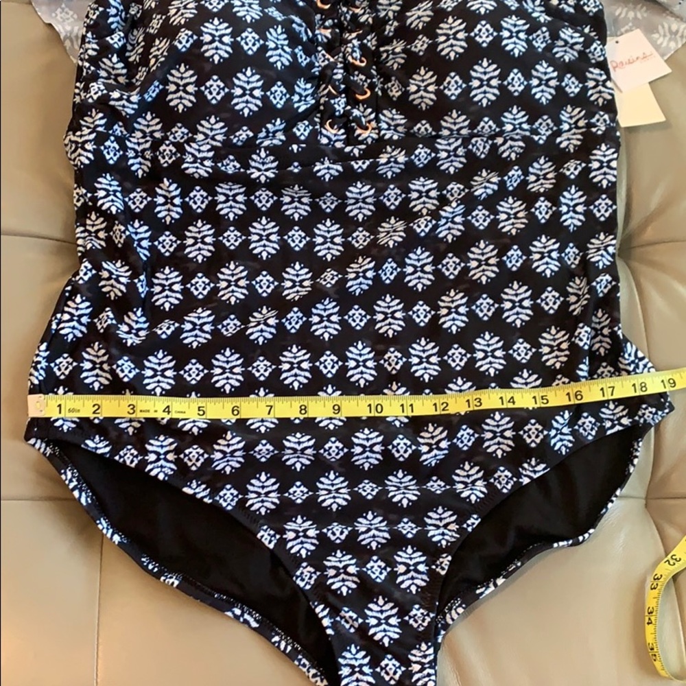 Raisins Curve Plus Size Cubana Bandeau One-Piece - Picture 8 of 8